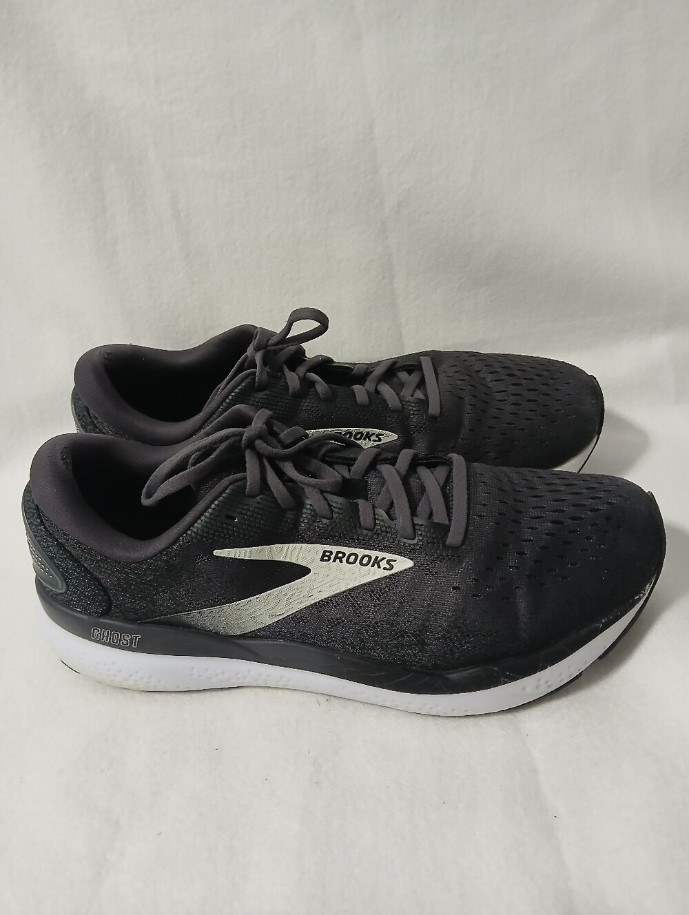 Brooks Black and White Running Shoes Size 11M